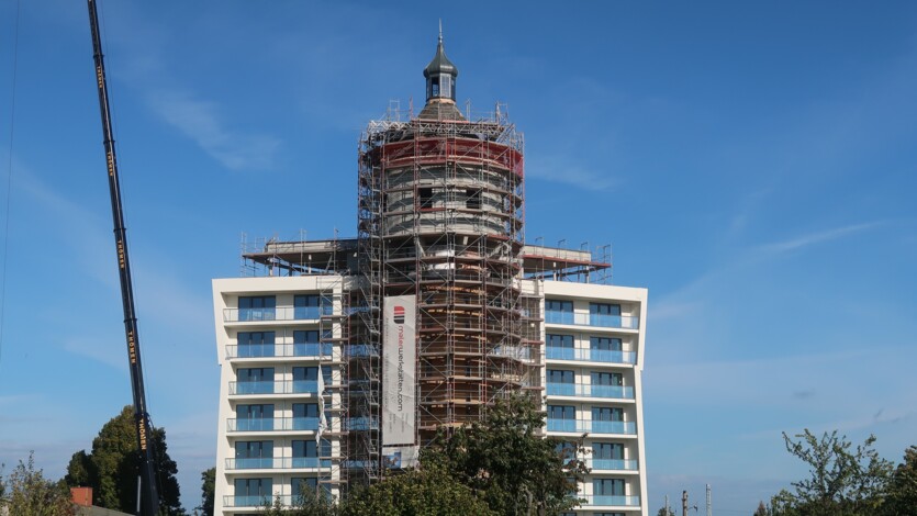 Wasserturm Delitzsch - Laterne montiert