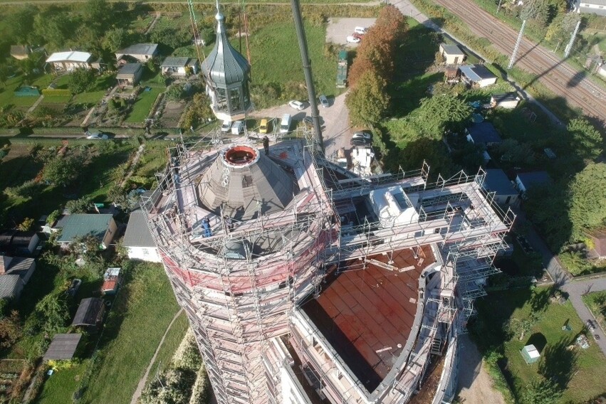 Wasserturm - Luftaufnahme Laterne