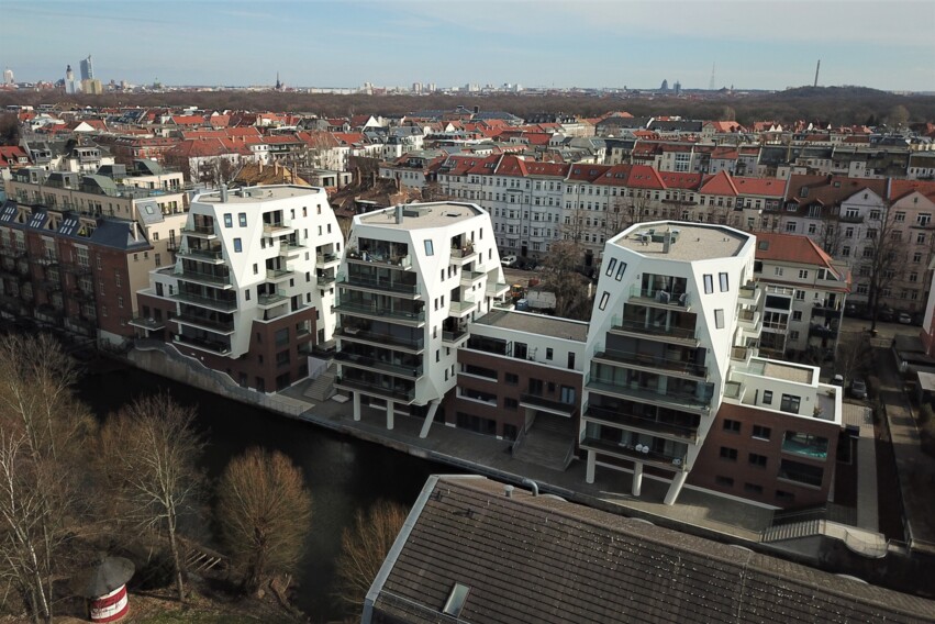 Riverhouse Luftaufnahme Wasserseite Gesamt Riverhouse Luftaufnahme Wasserseite Gesamt