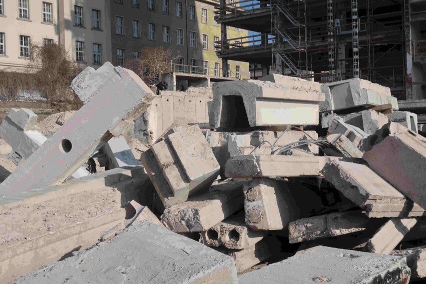 Prager Str. 20-26 - Rückgebaute Fertigteile Prager Str. 20-26 - Rückgebaute Fertigteile