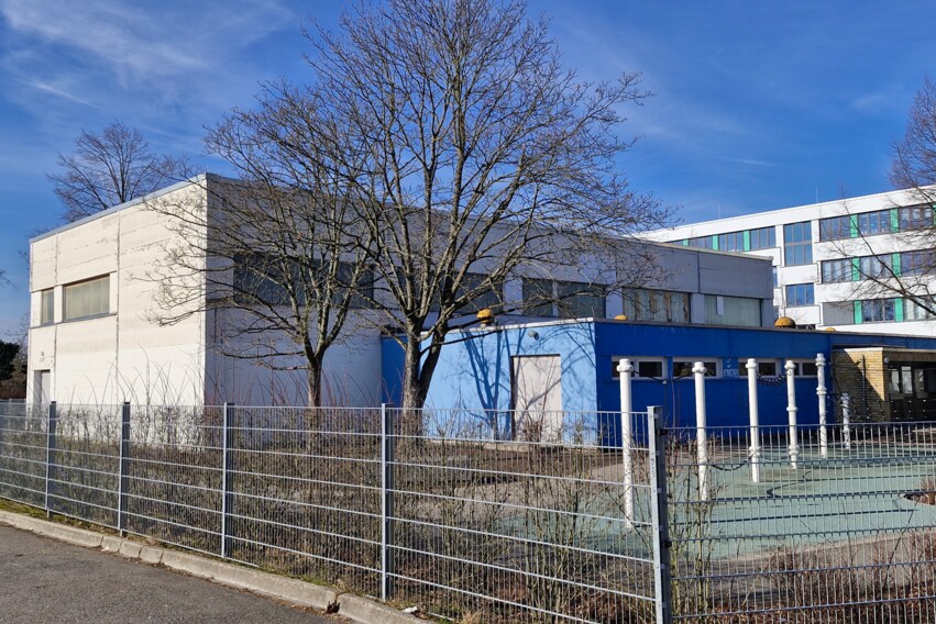 Gutachten Spannbetonbinder - Au&szlig;enansicht Turnhalle