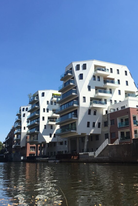 Riverhouse Blick von Wei&szlig;er Elster Hochformat