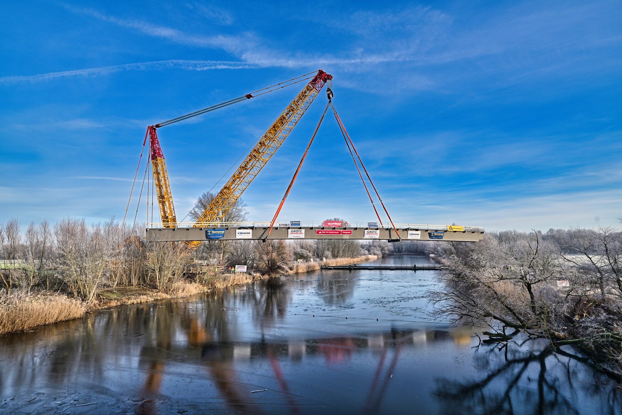 Brücke Ruderkanal Einheben der Brücke 3 Brücke Ruderkanal Einheben der Brücke 3