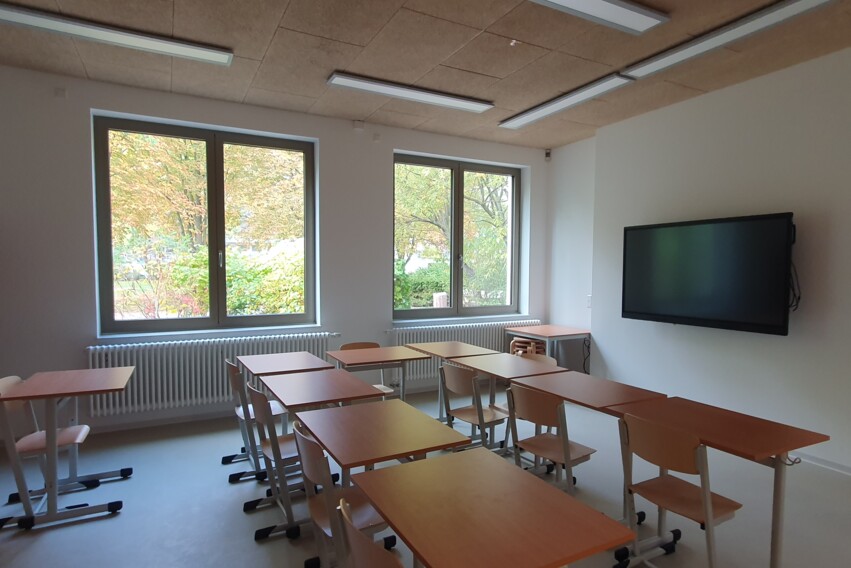 CJD Sporthalle Klassenzimmer CJD Sporthalle Klassenzimmer